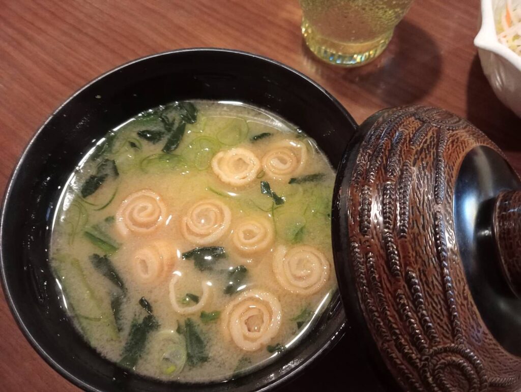 びっくりドンキーのモーニングの味噌汁